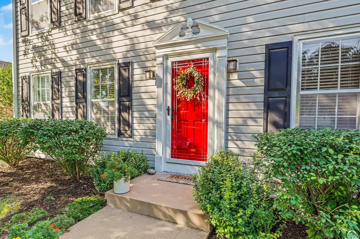 3018 W 29th TER, Lawrence, KS 66047-3907