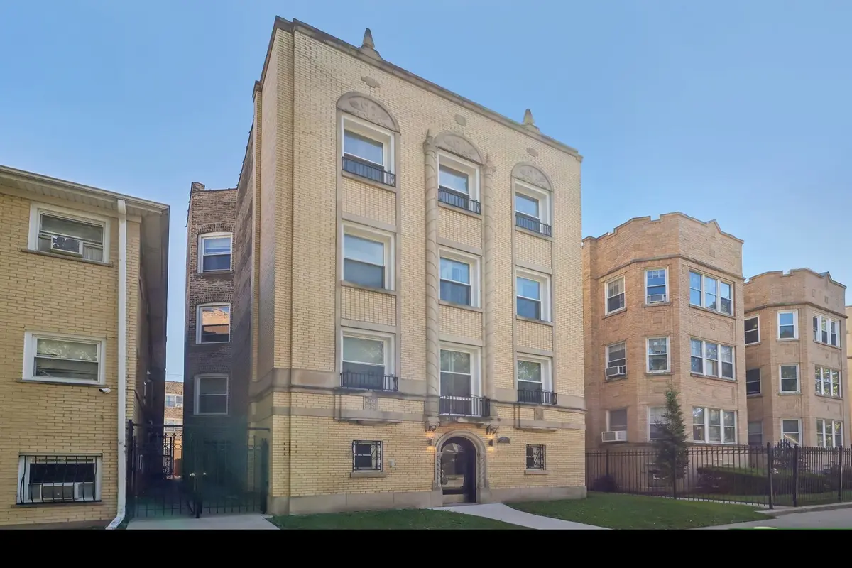 6235 N Francisco AVE, Chicago, IL 60659