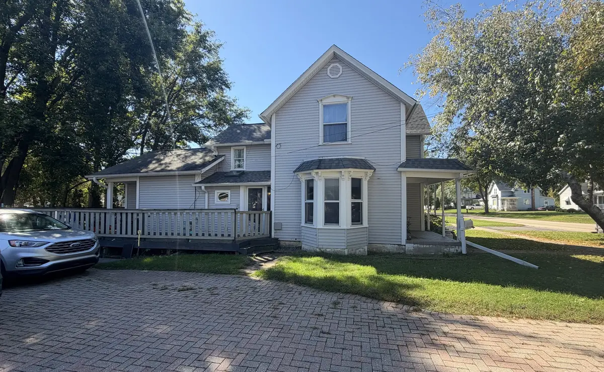 230 W Perry ST, Belvidere, IL 61008