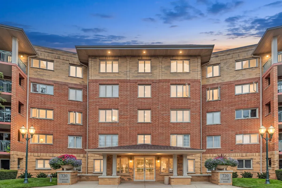 720 Creekside DR #303, Mount Prospect, IL 60056