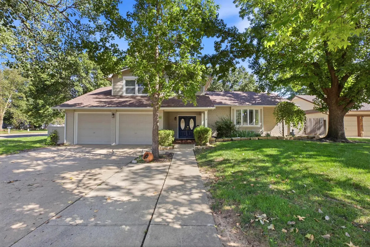 2502 S Yellowstone Cir, Wichita, KS 67215