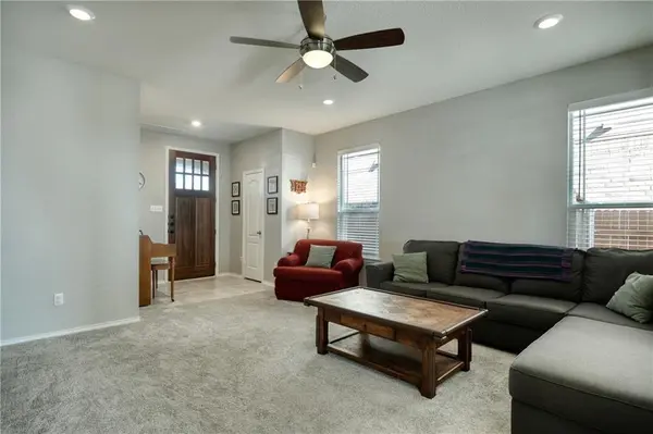 220 Danablu DR, Hutto, TX 78634