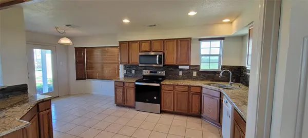 10616 Doyle RD, Del Valle, TX 78617
