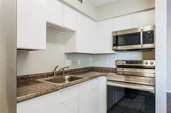 1840 Burton DR #227, Austin, TX 78741