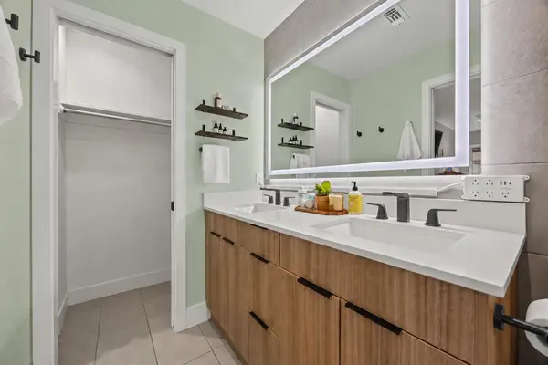 1907 Albury CV #C, Austin, TX 78758