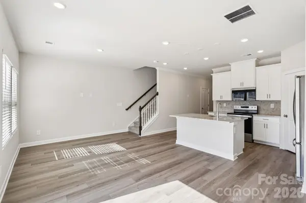 8009 Hidden Springs TRL, Charlotte, NC 28216