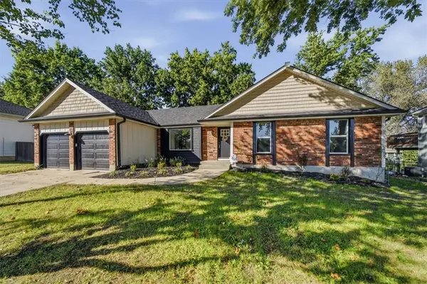 1206 W Lucy Webb RD, Raymore, MO 64083