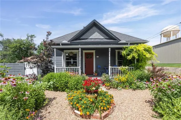 214 S 8th ST, Humboldt, KS 66748
