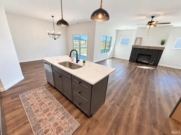 1646 Venture DR, Evansville, IN 47711