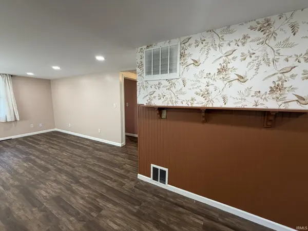 113 W Maple ST, Flora, IN 46929