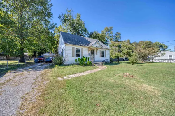 1913 Hicks DR, Evansville, IN 47714
