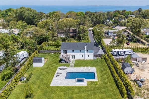 78 North RD #B, Hampton Bays, NY 11946