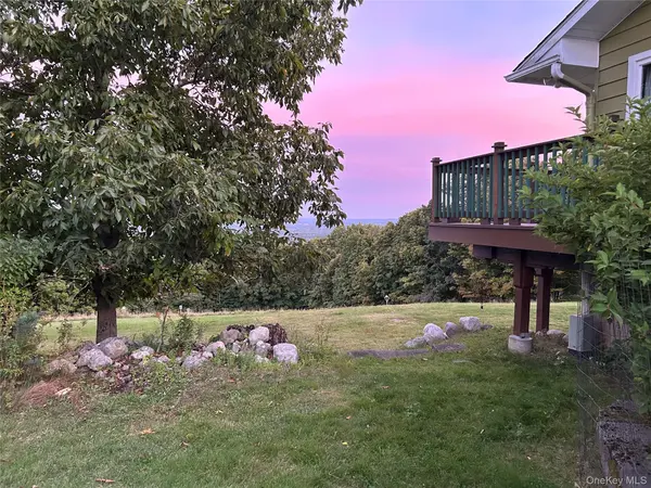329 Mountain RD, Bloomingburg, NY 12721