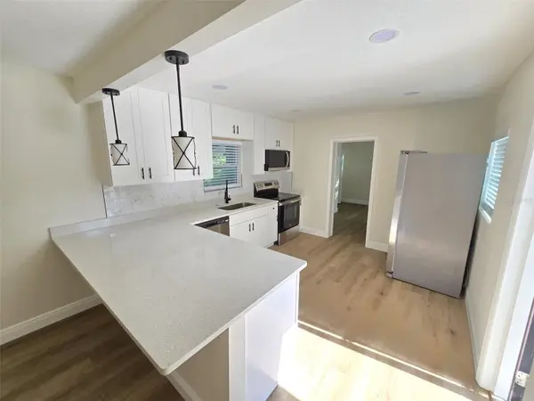 416 W IANTHE ST ##2, Tavares, FL 32778