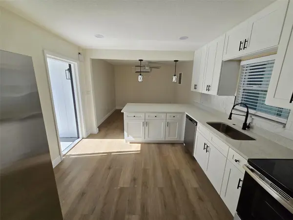 416 W IANTHE ST ##2, Tavares, FL 32778