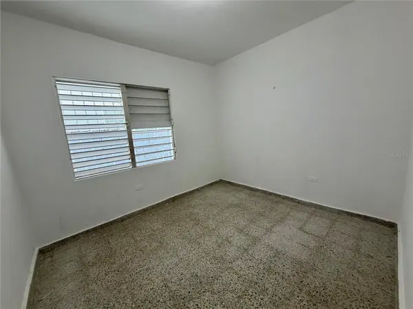 15 CALLE CAOBA, Juncos, PR 00777