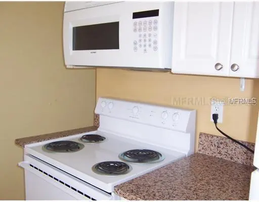 3206 W AZEELE ST #102, Tampa, FL 33609