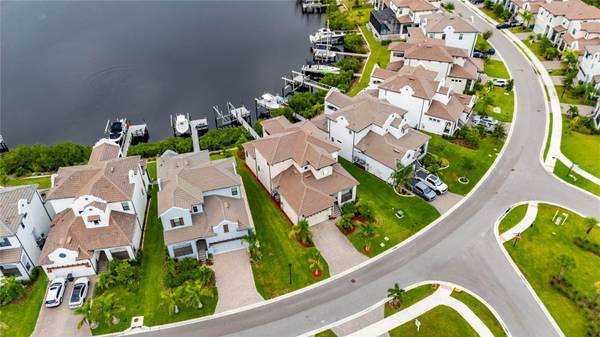 1074 SEAGRAPE DR, Ruskin, FL 33570