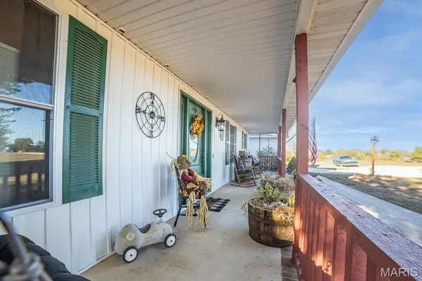 18551 Deer Run LN, Lebanon, MO 65722