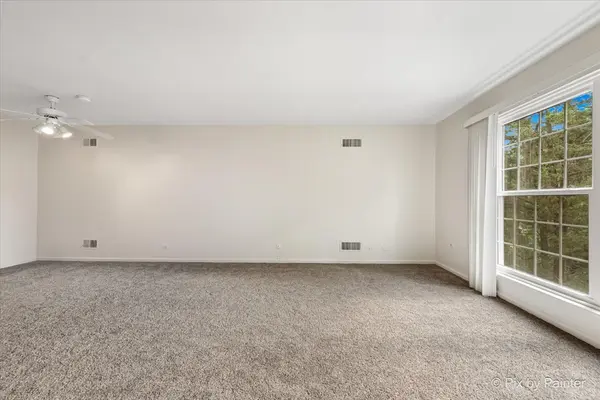 5100 Carriageway DR #305-2, Rolling Meadows, IL 60008