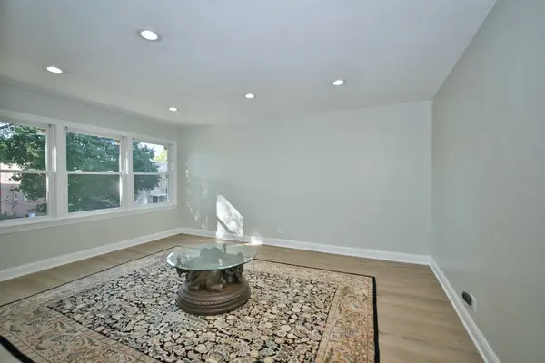 2830 W Summerdale AVE #2, Chicago, IL 60625