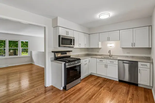 1506 Jewel AVE, St. Charles, IL 60174