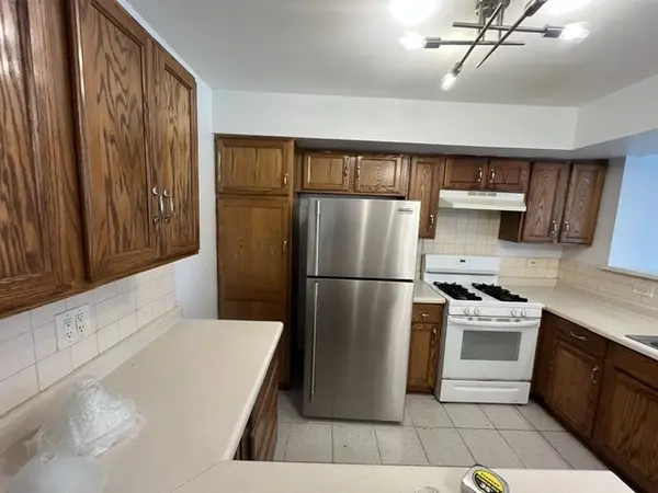1908 Grove AVE, Schaumburg, IL 60193