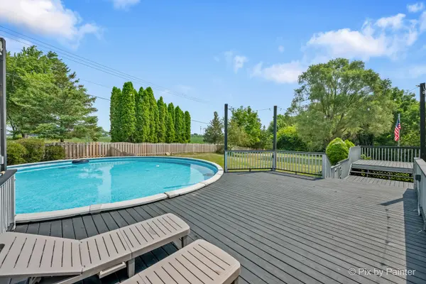 1706 Tall Tree LN, Johnsburg, IL 60051