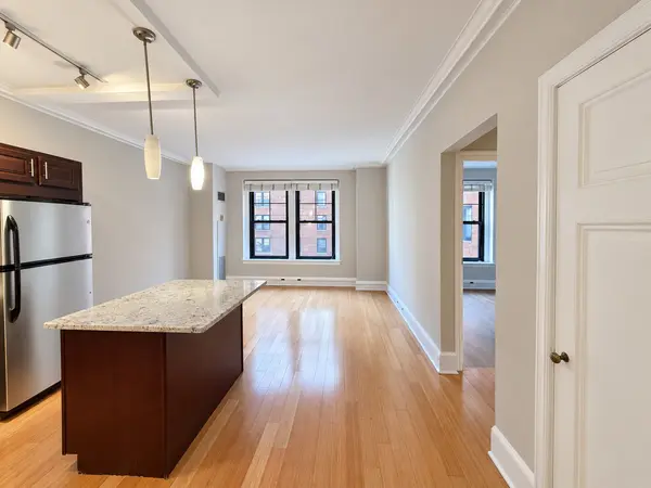 3170 N Sheridan RD #812, Chicago, IL 60657