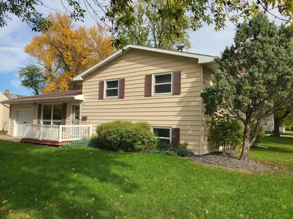 504 11th ST N, Breckenridge, MN 56520