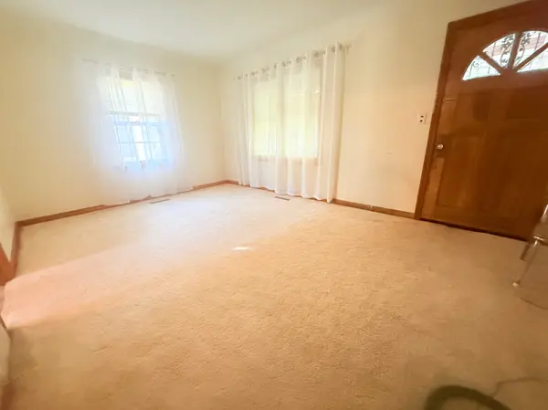 1679 Nevada AVE E, Saint Paul, MN 55106