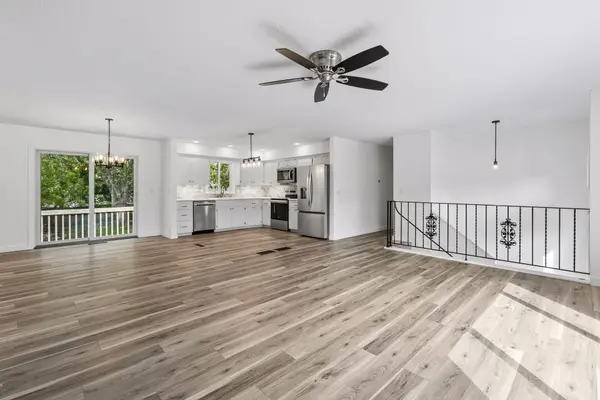 20375 Hughes AVE W, Lakeville, MN 55044