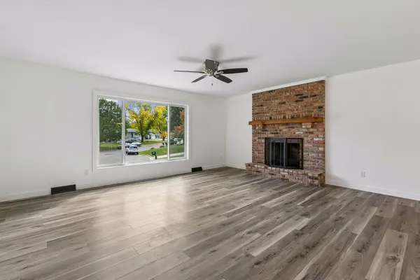 20375 Hughes AVE W, Lakeville, MN 55044