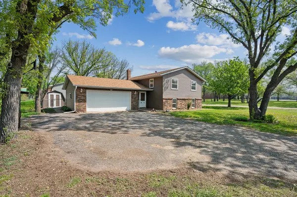 91 Egret BLVD NW, Minneapolis, MN 55448
