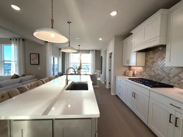 1583 Lund WAY, Shakopee, MN 55379