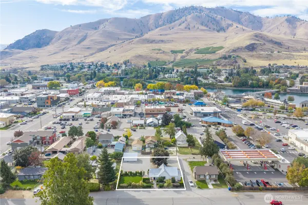 122 E Allen AVE, Chelan, WA 98816