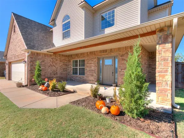 701 SW 11th ST, Moore, OK 73160