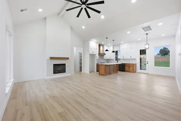 2179 Providence WAY, Crescent, OK 73028