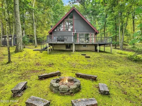 156 Lower Lakeview DR, Hawley, PA 18428
