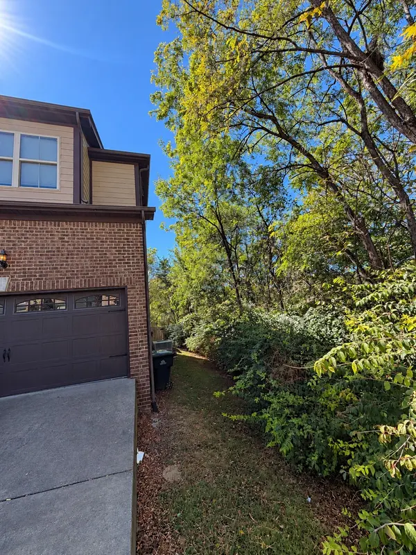5925 Woodlands Ave, Nashville, TN 37211
