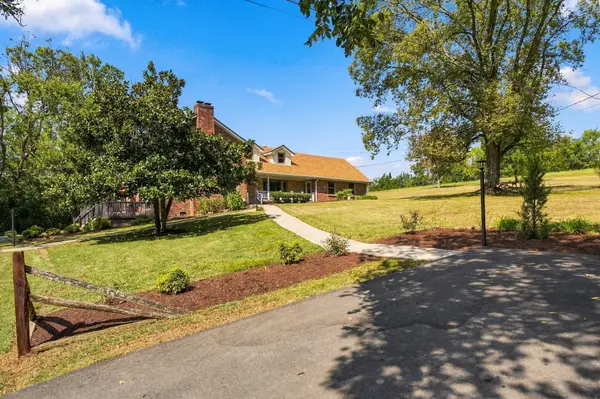 301 Rosehill Dr, Goodlettsville, TN 37072