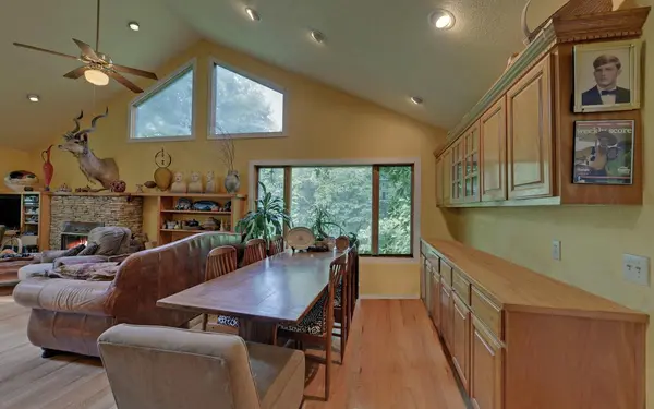 475 Rivercane Rd, Brasstown, NC 28902