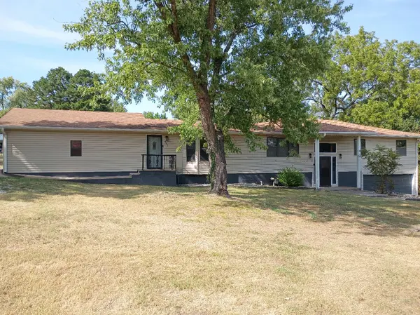 557 E Church ST, Granby, MO 64844