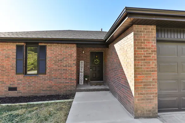 1106 W Seminole ST, Springfield, MO 65807