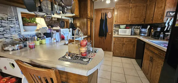 6604 County Road 8240, West Plains, MO 65775