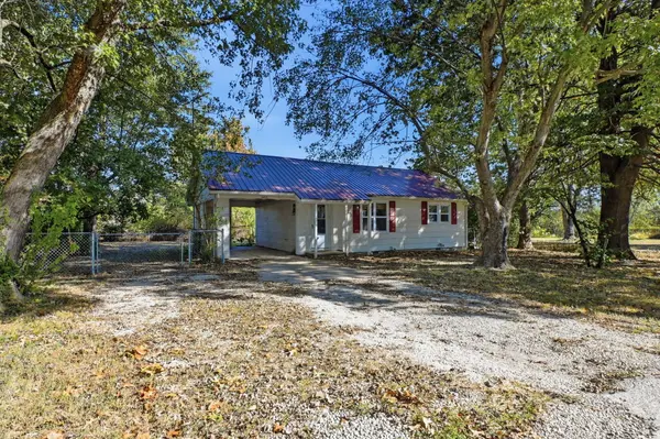 1405 W Benton ST, Buffalo, MO 65622