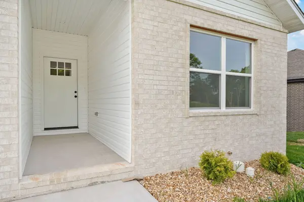 1003 W Jay ST, Ozark, MO 65721