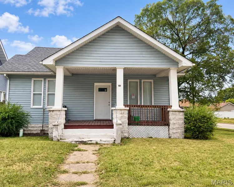 645 Madison AVE, Wood River, IL 62095