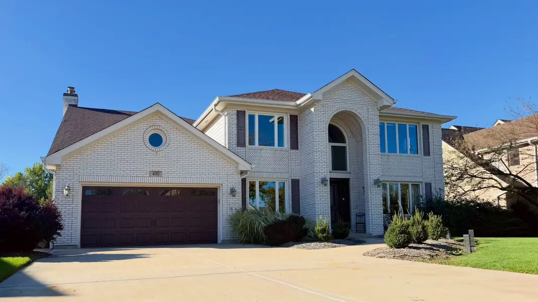 430 Hillandale DR, Bartlett, IL 60103