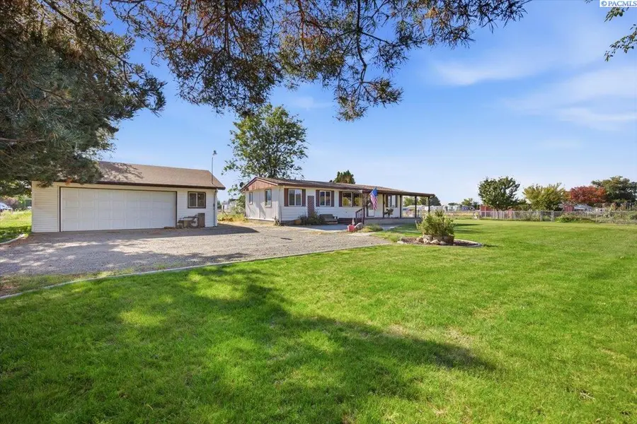 134 Ringhoff Road, Burbank, WA 99323